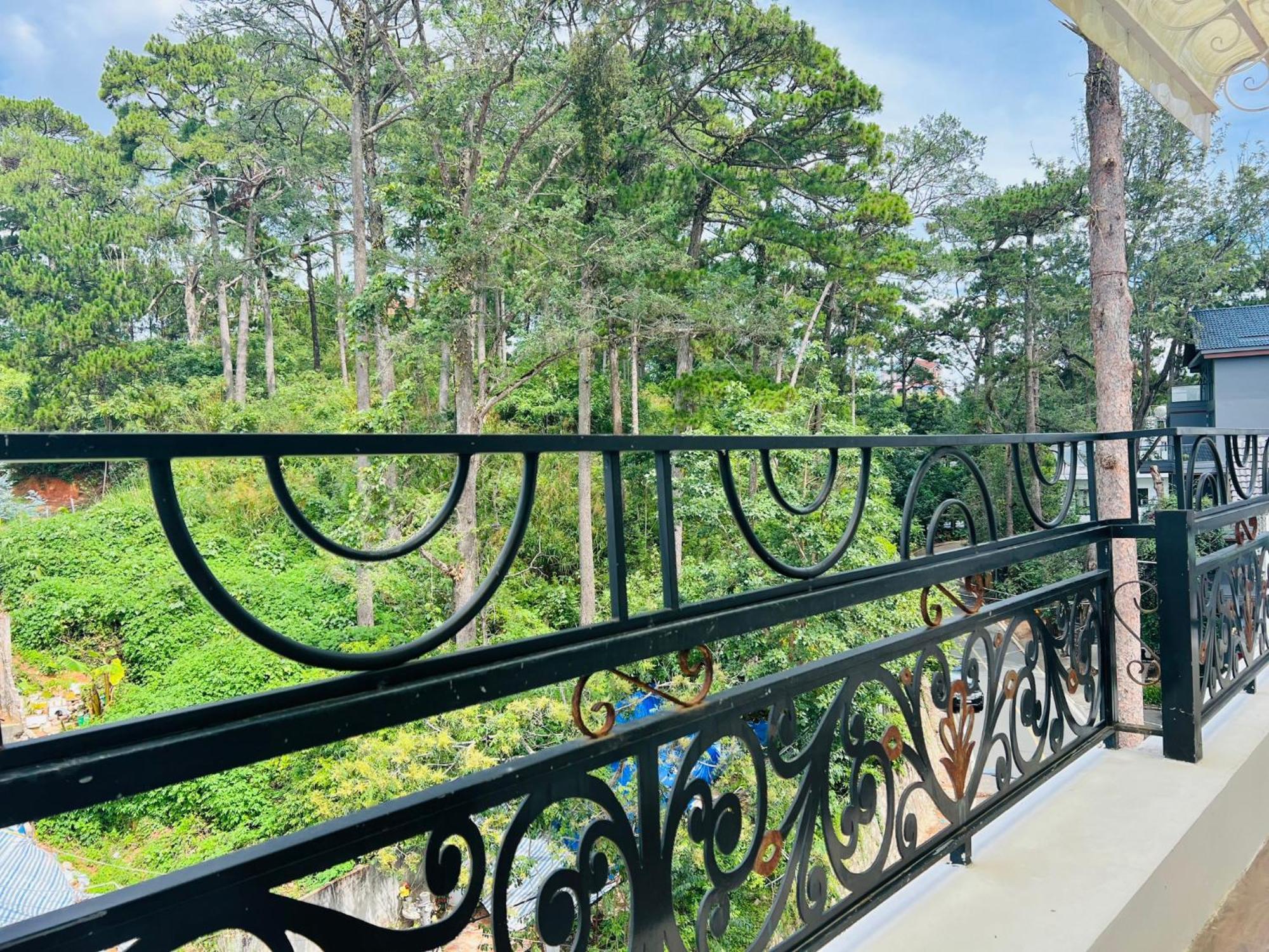 Nature Hotel - Dalat 3 Buitenkant foto
